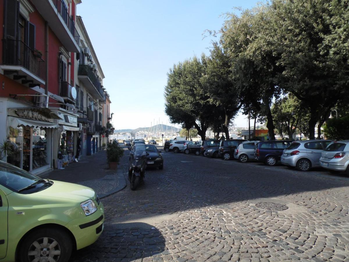 A Casa Di Monica Lägenhet Pozzuoli Exteriör bild